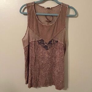 Gimmicks by BKE tank top
